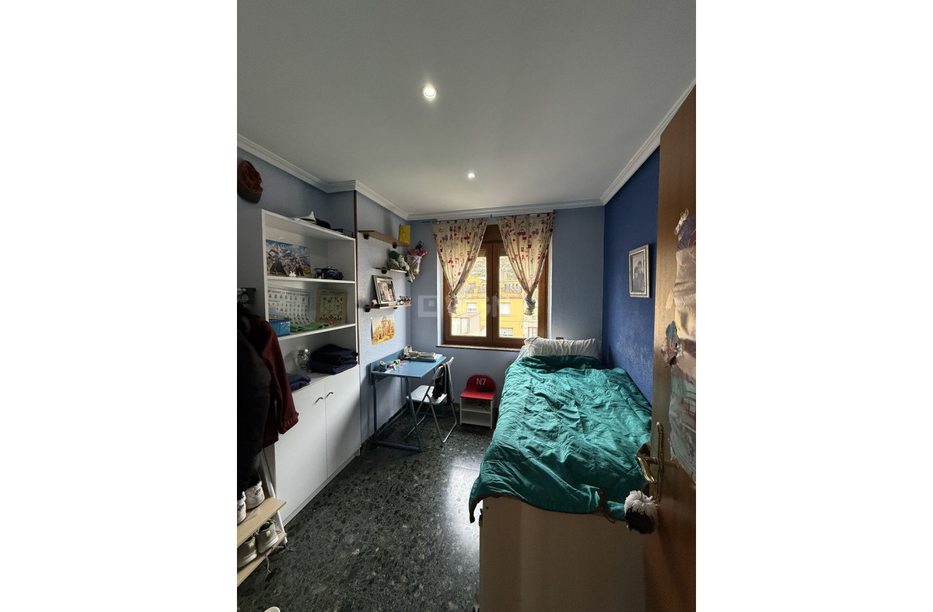 Odsprzedaż - Mieszkanie w bloku - Onil - Costa Blanca