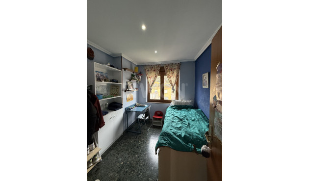 Odsprzedaż - Mieszkanie w bloku - Onil - Costa Blanca