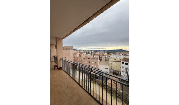 Odsprzedaż - Mieszkanie w bloku - Onil - Costa Blanca