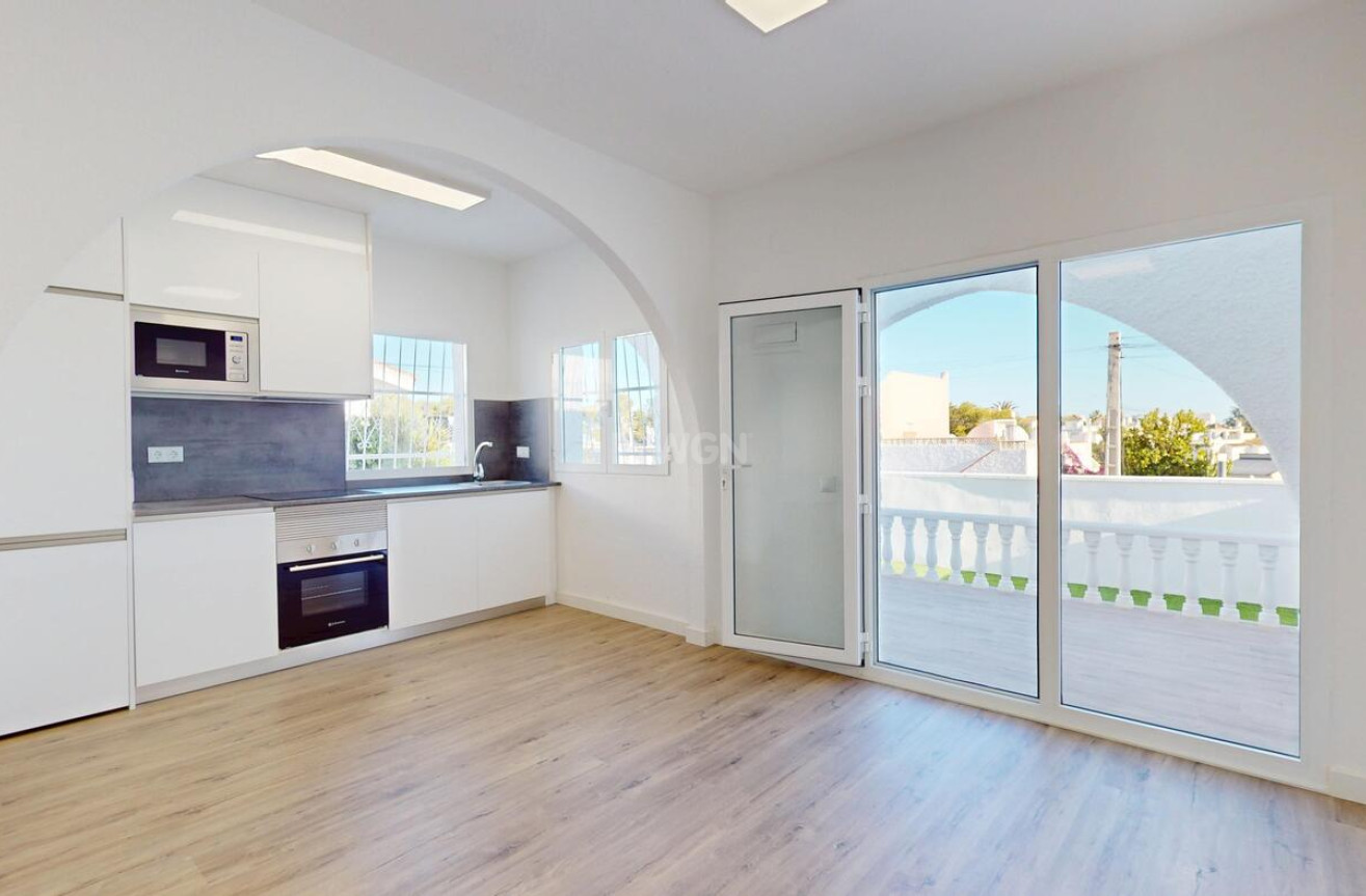 Resale - Bungalow - Orihuela Costa - Costa Blanca