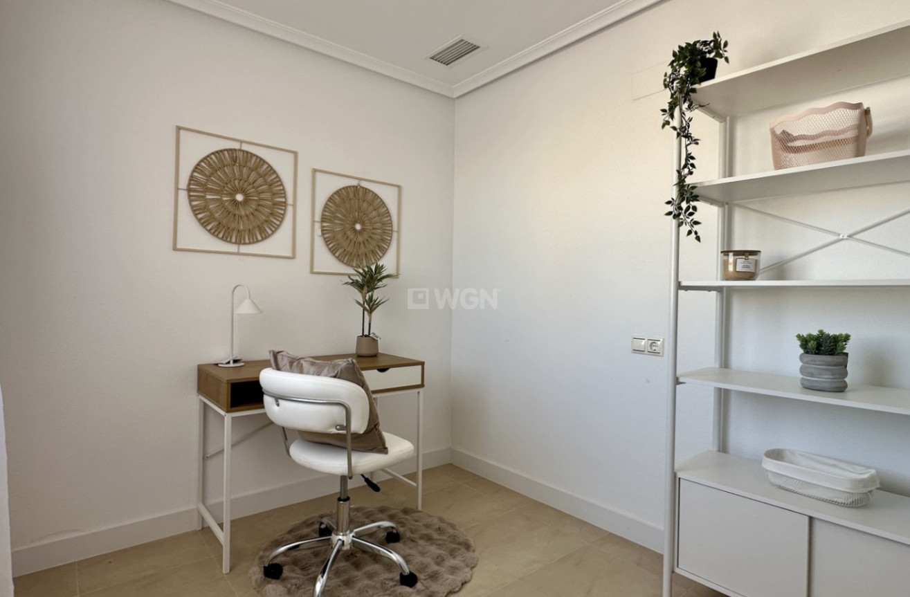 Odsprzedaż - Mieszkanie w bloku - Torrevieja - Costa Blanca