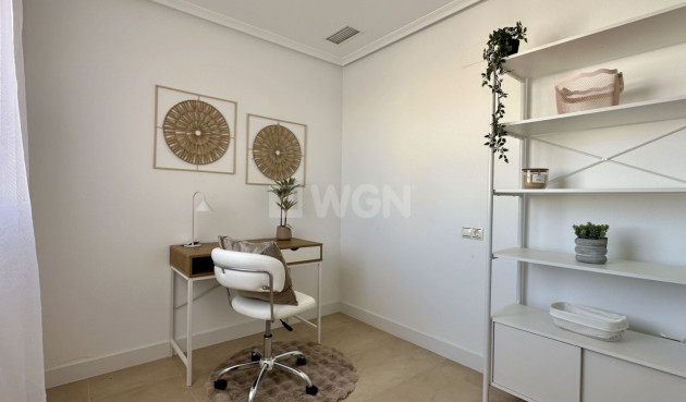 Odsprzedaż - Mieszkanie w bloku - Torrevieja - Costa Blanca