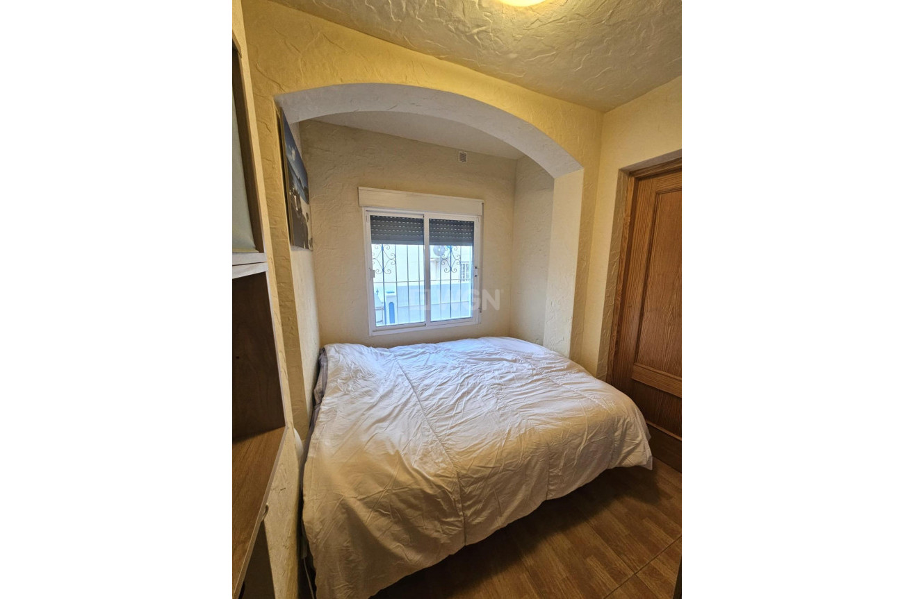 Odsprzedaż - Bungalow - Torrevieja - Los Balcones