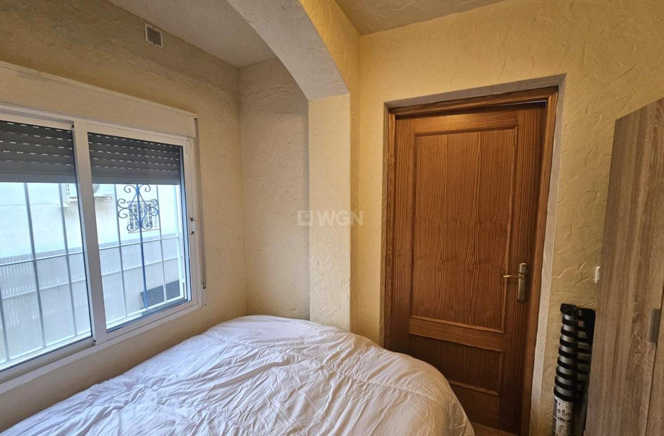 Odsprzedaż - Bungalow - Torrevieja - Los Balcones