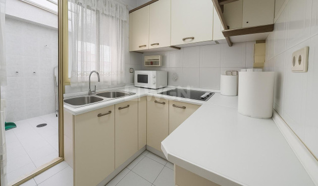 Odsprzedaż - Mieszkanie w bloku - Torrevieja - Acequion