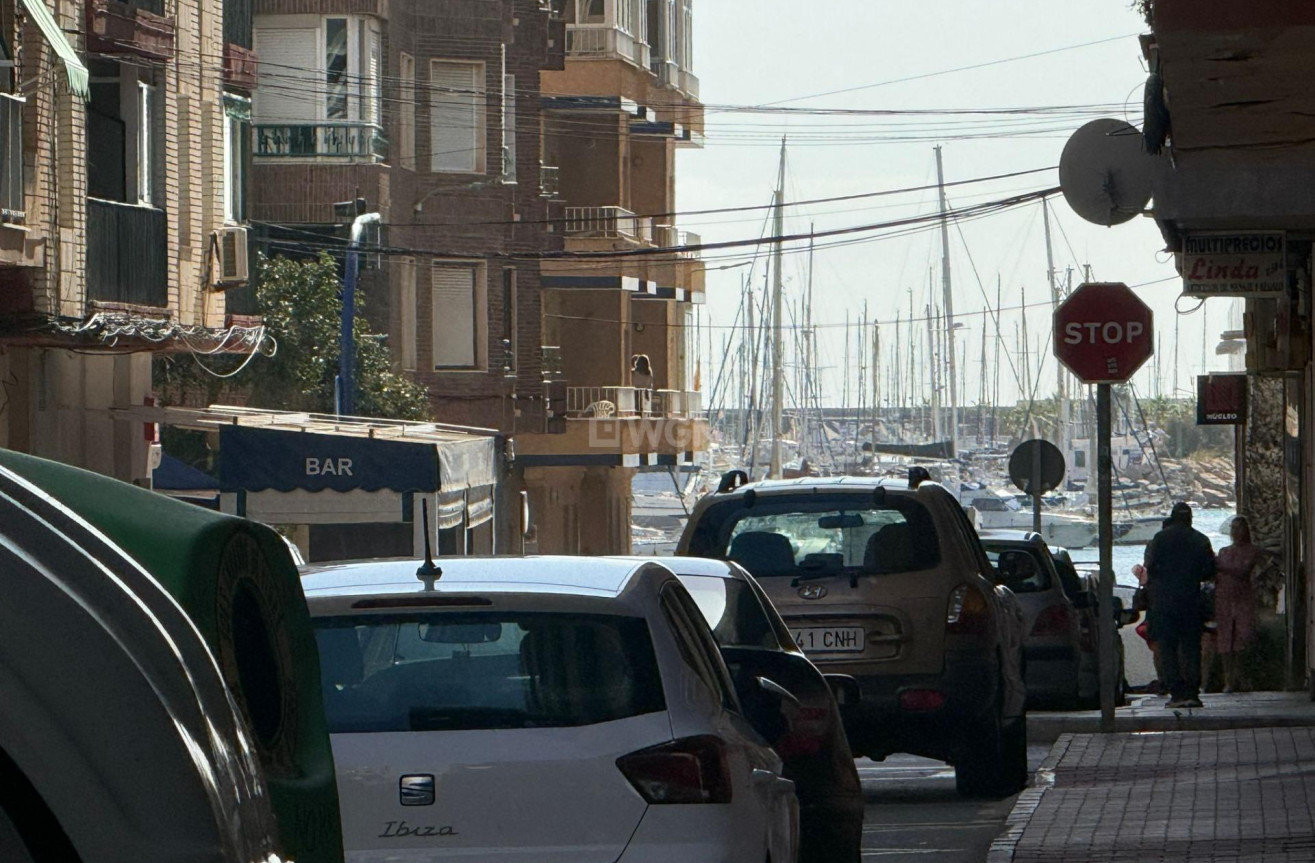 Odsprzedaż - Mieszkanie w bloku - Torrevieja - Acequion