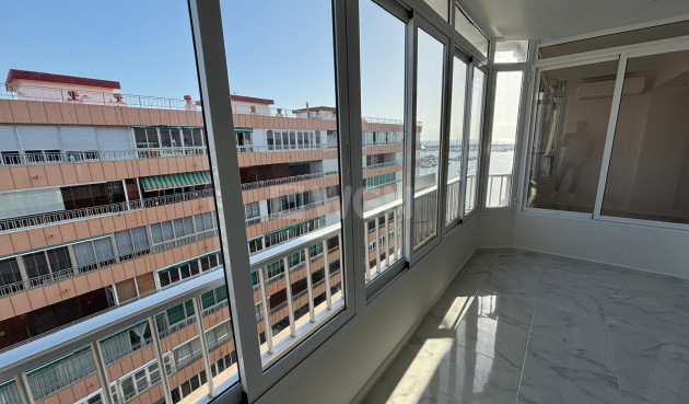 Odsprzedaż - Daszek - Torrevieja - Acequion