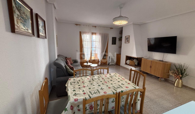 Resale - Apartment / flat - Torrevieja - Los Frutales