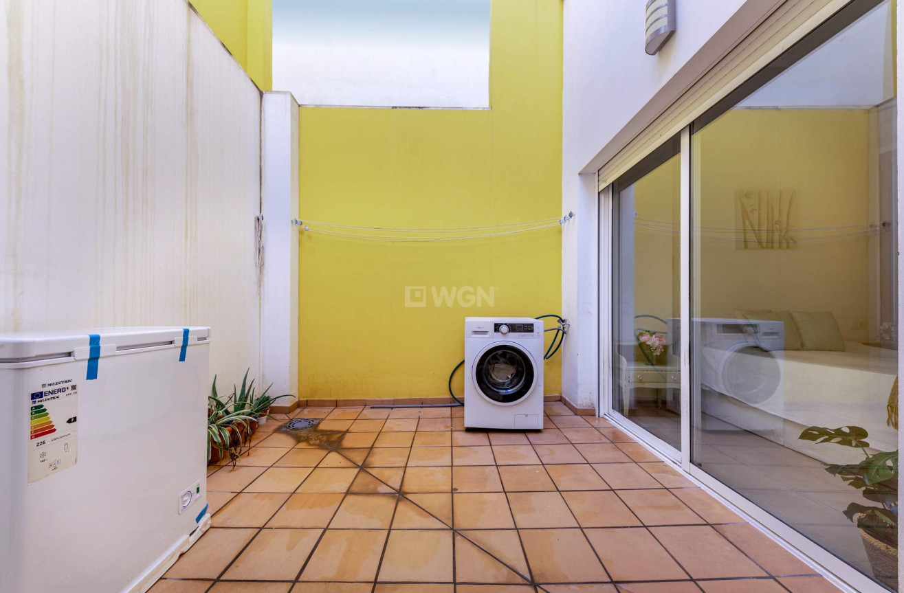 Resale - Apartment / flat - Alicante - Carolinas Bajas