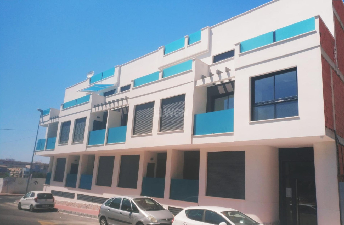 Odsprzedaż - Mieszkanie w bloku - Torrevieja - Estacion De Autobuses
