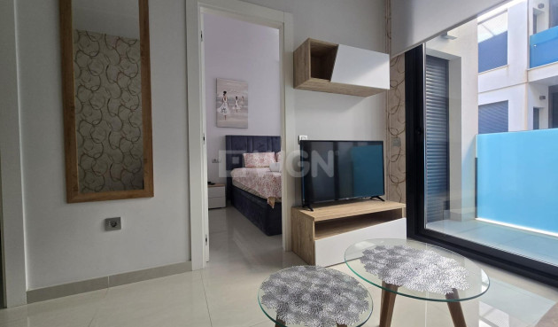 Odsprzedaż - Mieszkanie w bloku - Torrevieja - Estacion De Autobuses