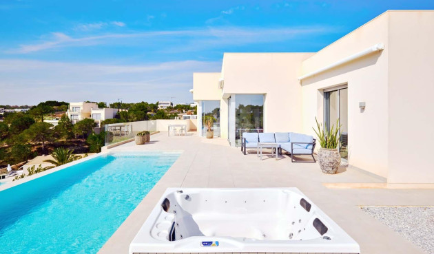 Odsprzedaż - Villa - Orihuela - Las Colinas Golf