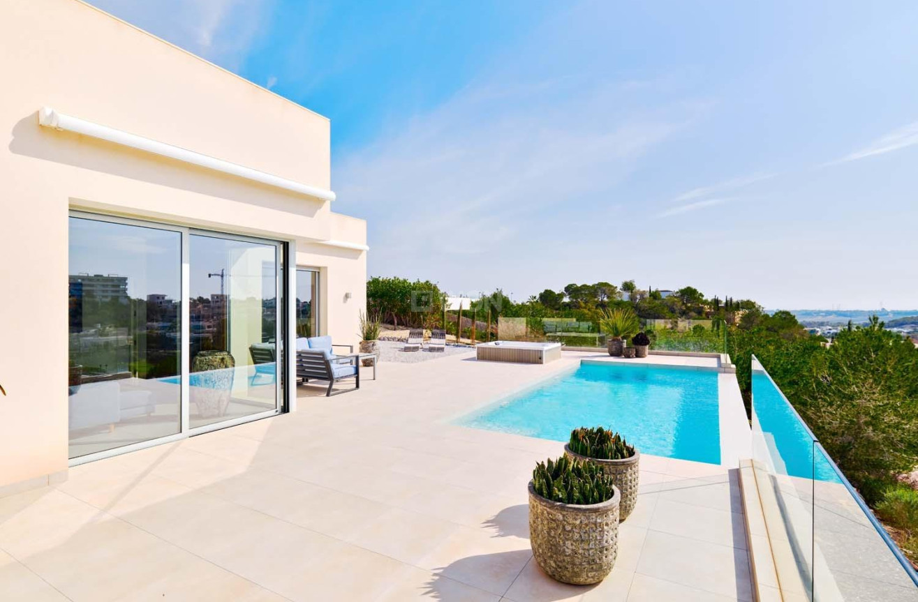 Odsprzedaż - Villa - Orihuela - Las Colinas Golf