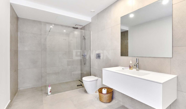 Odsprzedaż - Villa - Orihuela - Las Colinas Golf