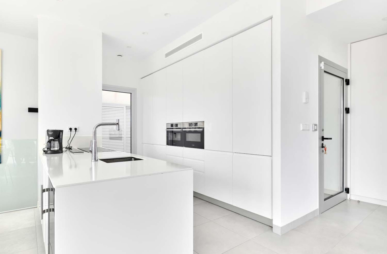 Odsprzedaż - Villa - Orihuela - Las Colinas Golf