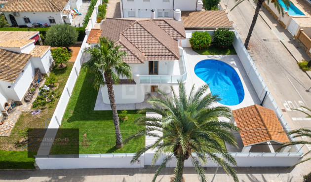 Odsprzedaż - Villa - Cabo Roig