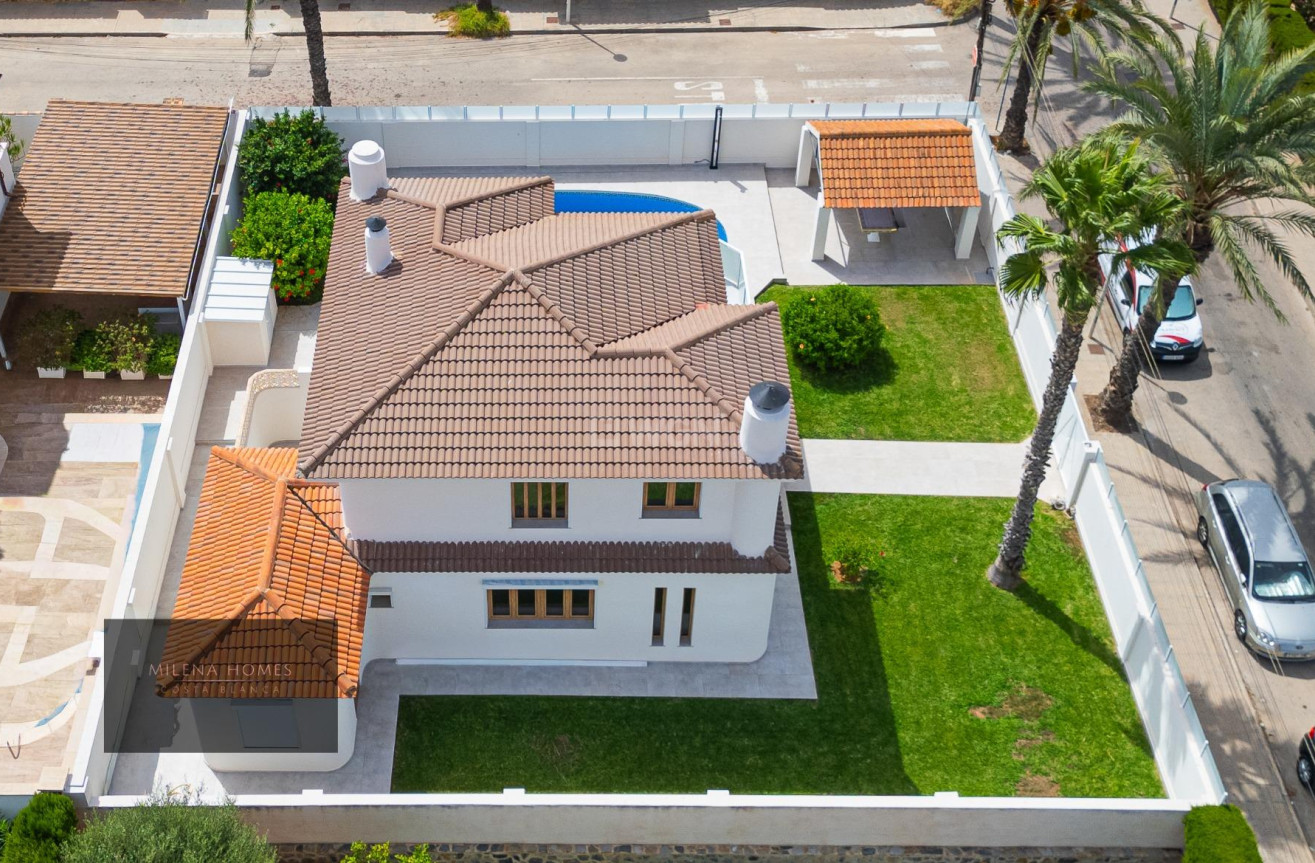 Odsprzedaż - Villa - Cabo Roig