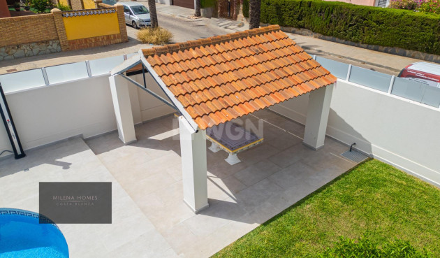 Odsprzedaż - Villa - Cabo Roig