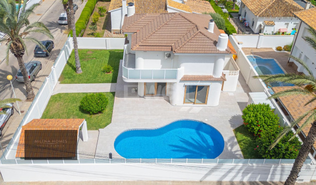 Odsprzedaż - Villa - Cabo Roig