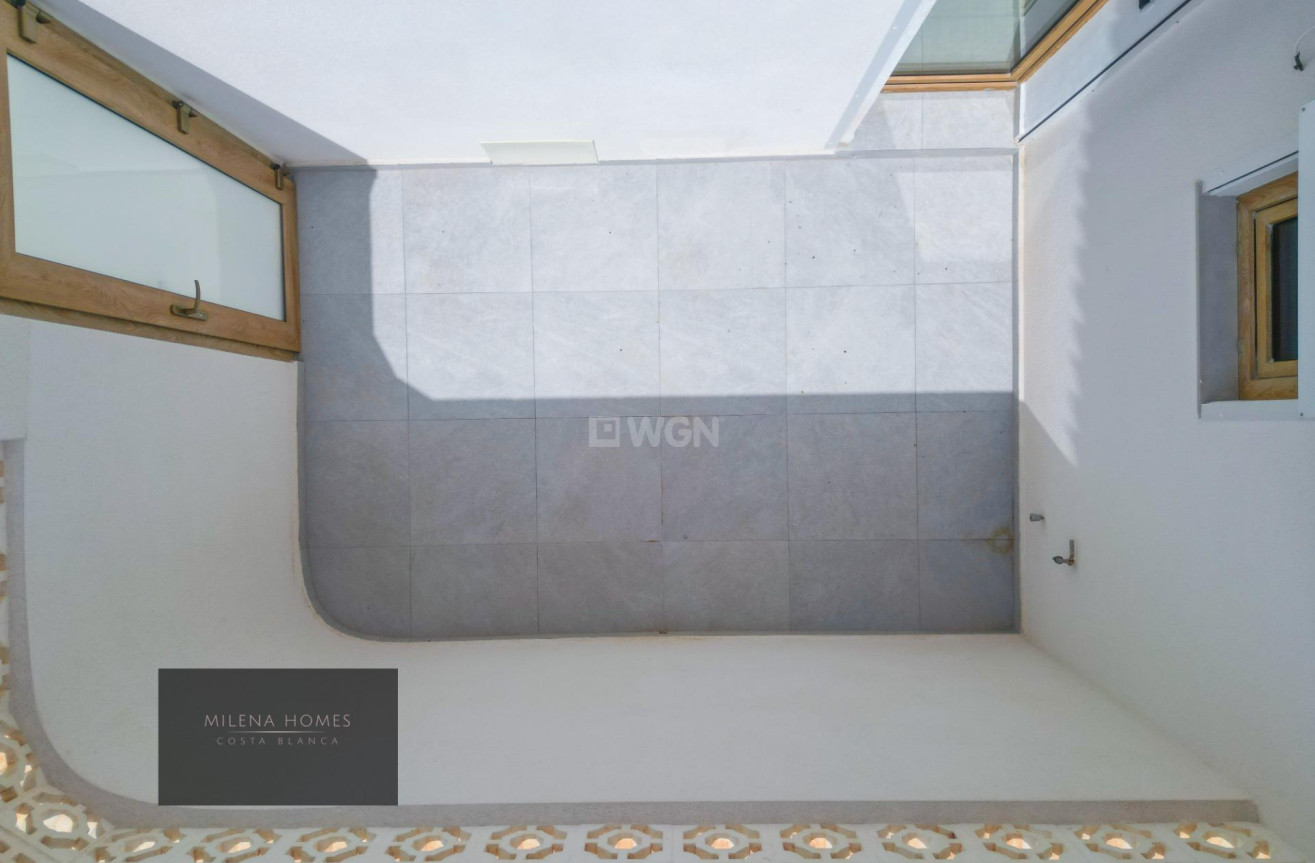 Odsprzedaż - Villa - Cabo Roig