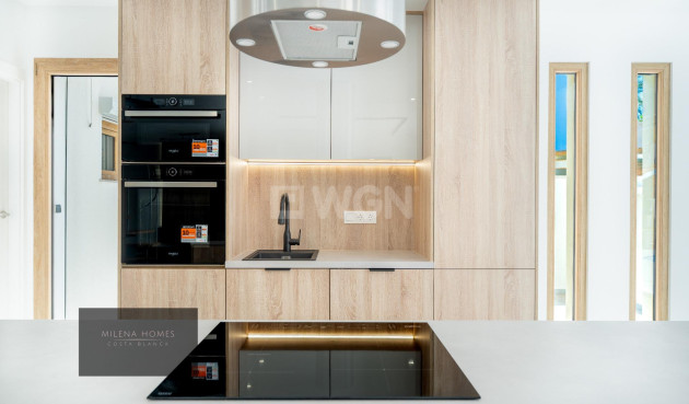 Odsprzedaż - Villa - Cabo Roig