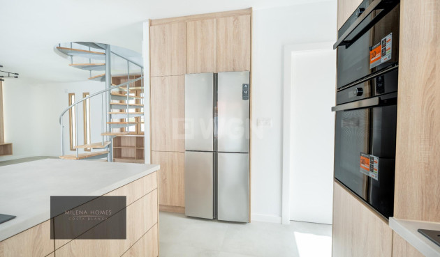 Odsprzedaż - Villa - Cabo Roig