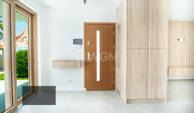 Odsprzedaż - Villa - Cabo Roig