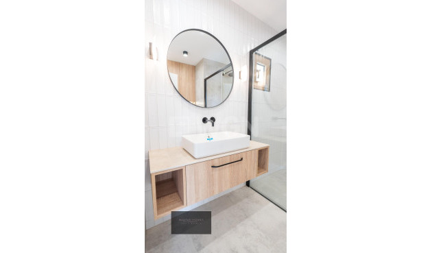 Odsprzedaż - Villa - Cabo Roig