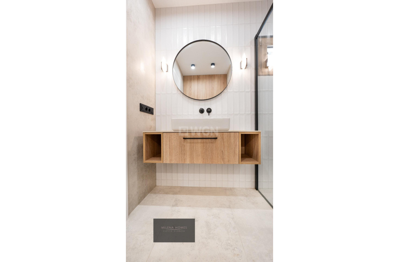 Odsprzedaż - Villa - Cabo Roig