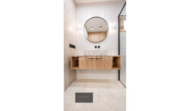 Odsprzedaż - Villa - Cabo Roig