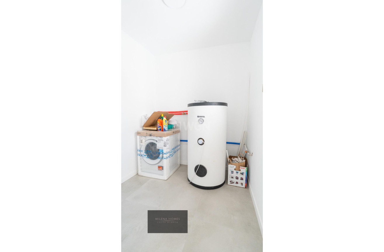 Odsprzedaż - Villa - Cabo Roig