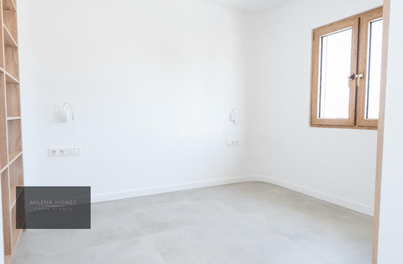 Odsprzedaż - Villa - Cabo Roig