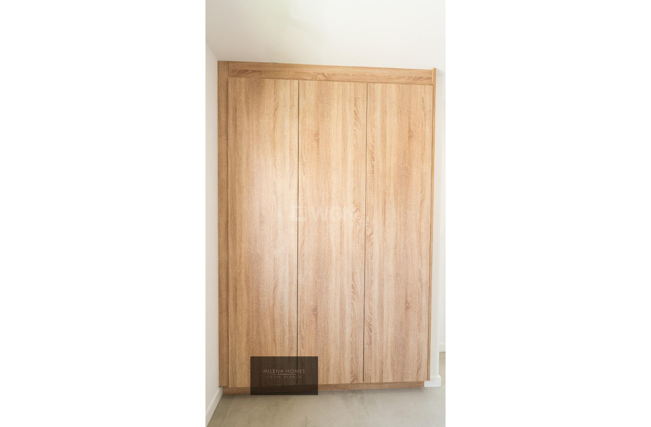 Odsprzedaż - Villa - Cabo Roig