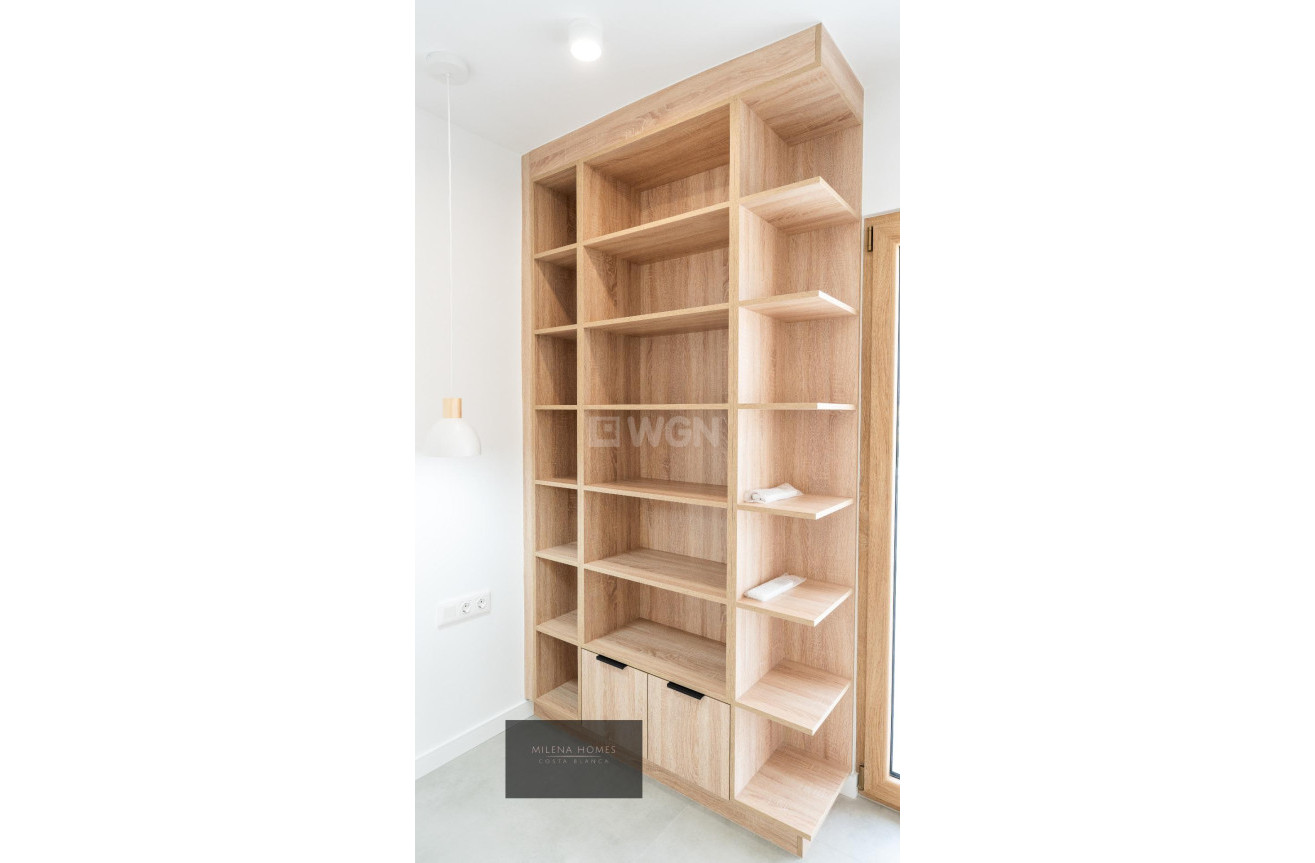 Odsprzedaż - Villa - Cabo Roig