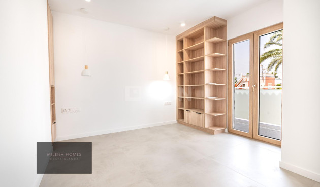 Odsprzedaż - Villa - Cabo Roig