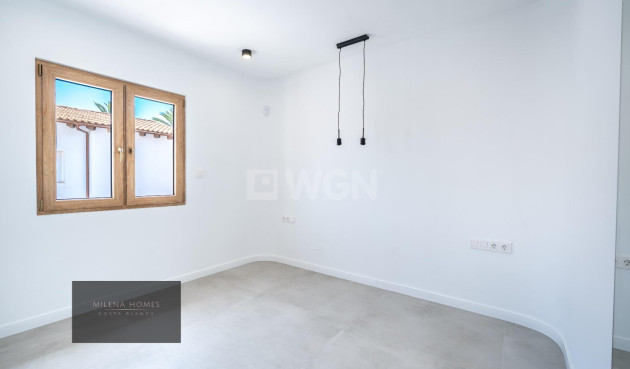 Odsprzedaż - Villa - Cabo Roig