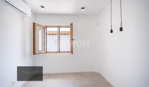 Odsprzedaż - Villa - Cabo Roig