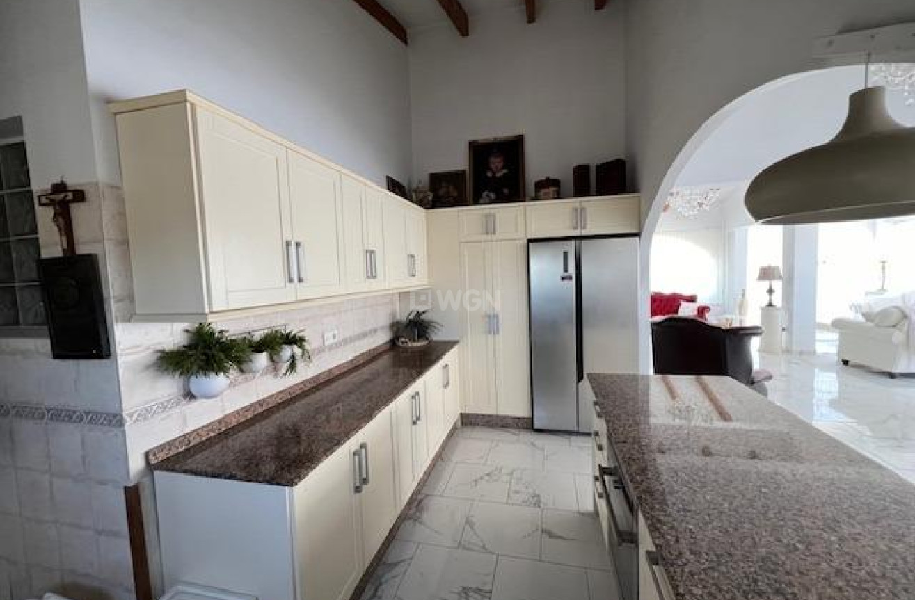 Resale - Villa - Dolores - Comunidad Valenciana