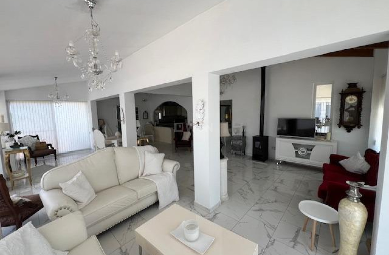 Resale - Villa - Dolores - Comunidad Valenciana