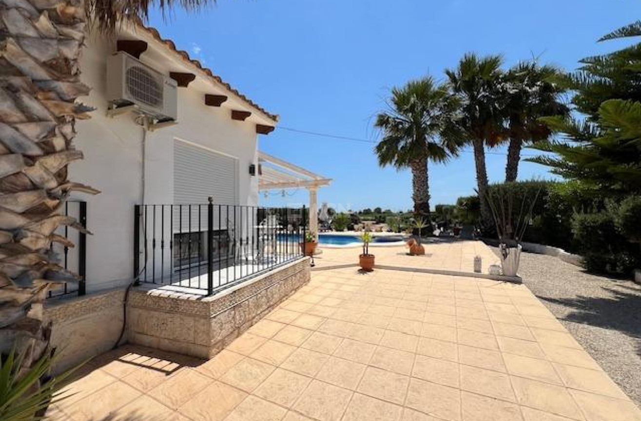 Resale - Villa - Dolores - Comunidad Valenciana
