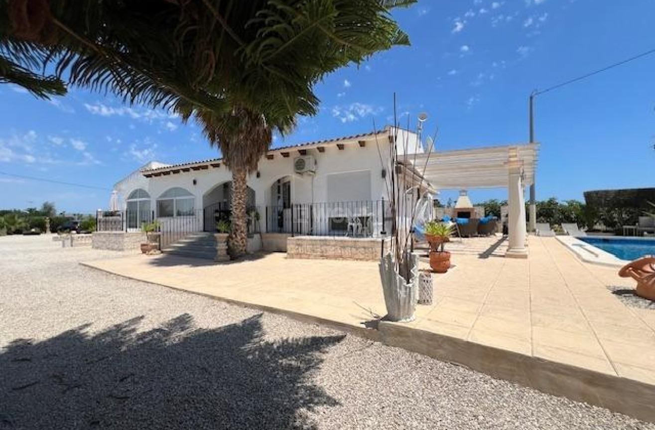 Resale - Villa - Dolores - Comunidad Valenciana