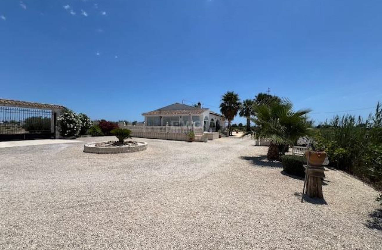 Resale - Villa - Dolores - Comunidad Valenciana