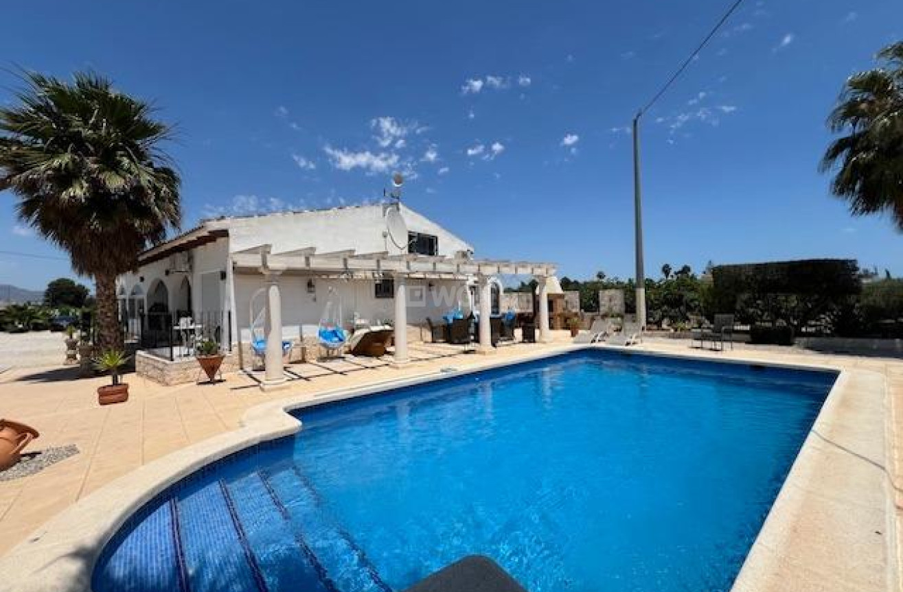 Resale - Villa - Dolores - Comunidad Valenciana