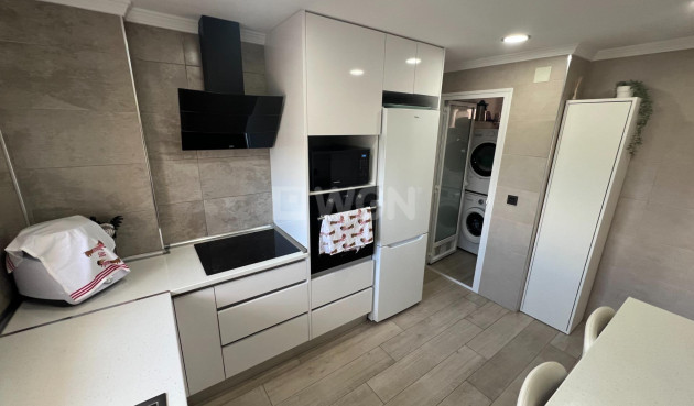 Odsprzedaż - Mieszkanie w bloku - Dolores - Comunidad Valenciana