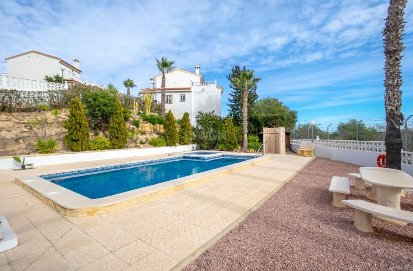 Odsprzedaż - Villa - Algorfa - Montemar