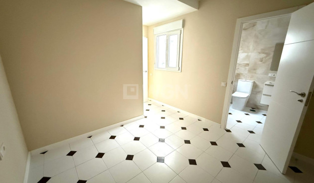 Wiederverkauf - Wohnung - Torrevieja - Centro