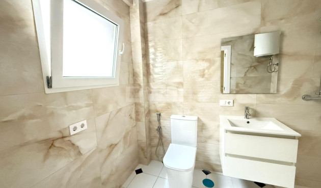 Wiederverkauf - Wohnung - Torrevieja - Centro