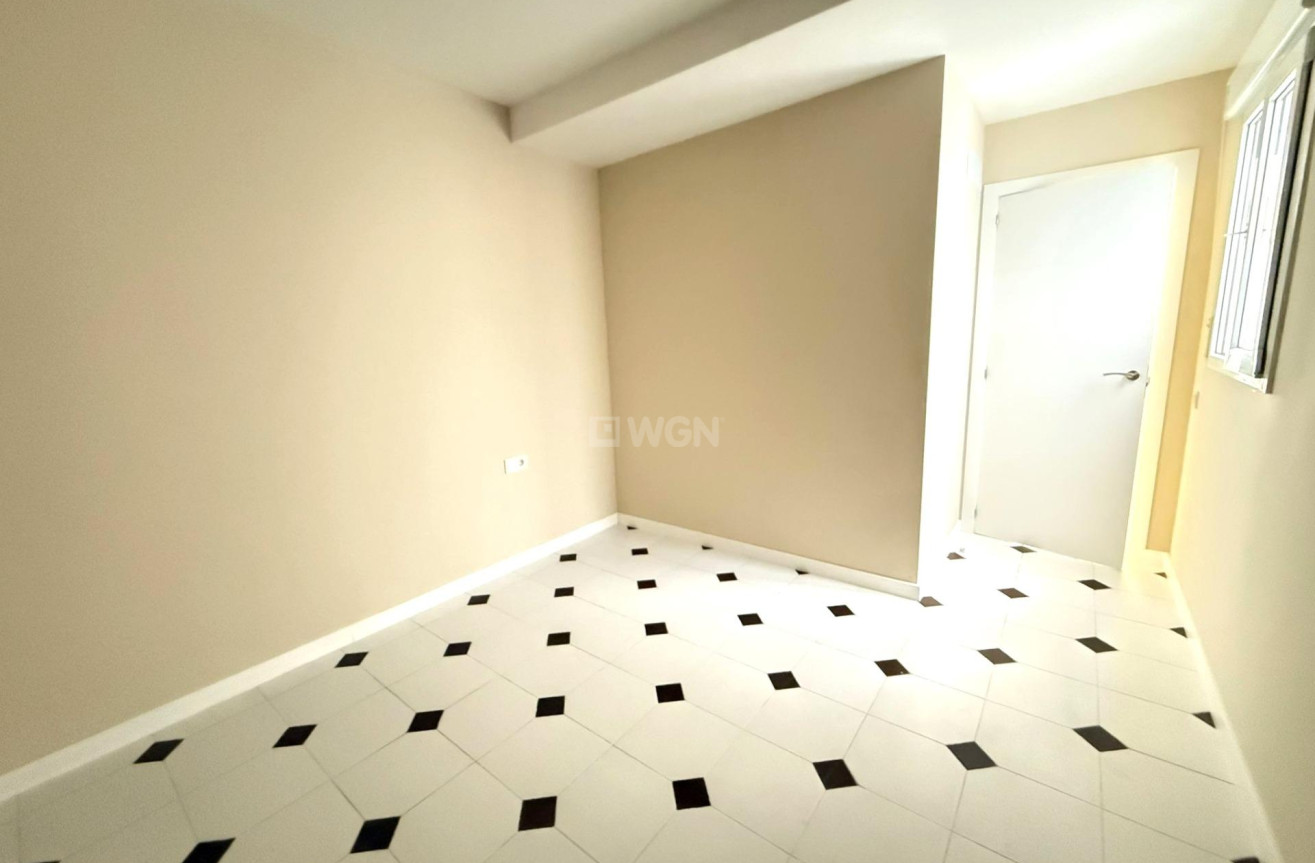 Wiederverkauf - Wohnung - Torrevieja - Centro