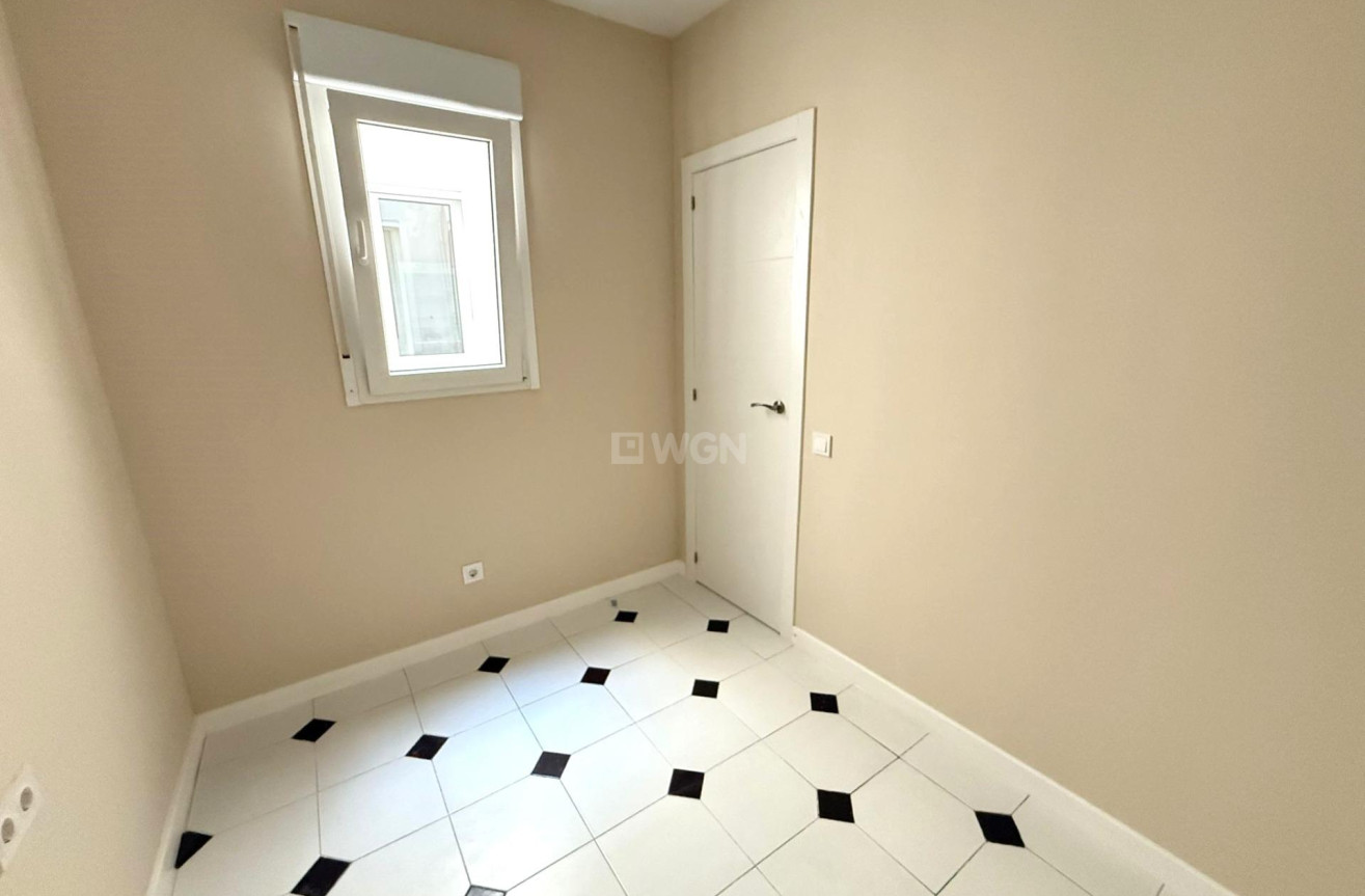 Wiederverkauf - Wohnung - Torrevieja - Centro