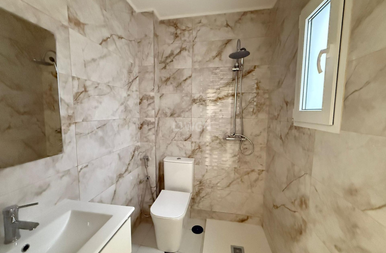 Wiederverkauf - Wohnung - Torrevieja - Centro